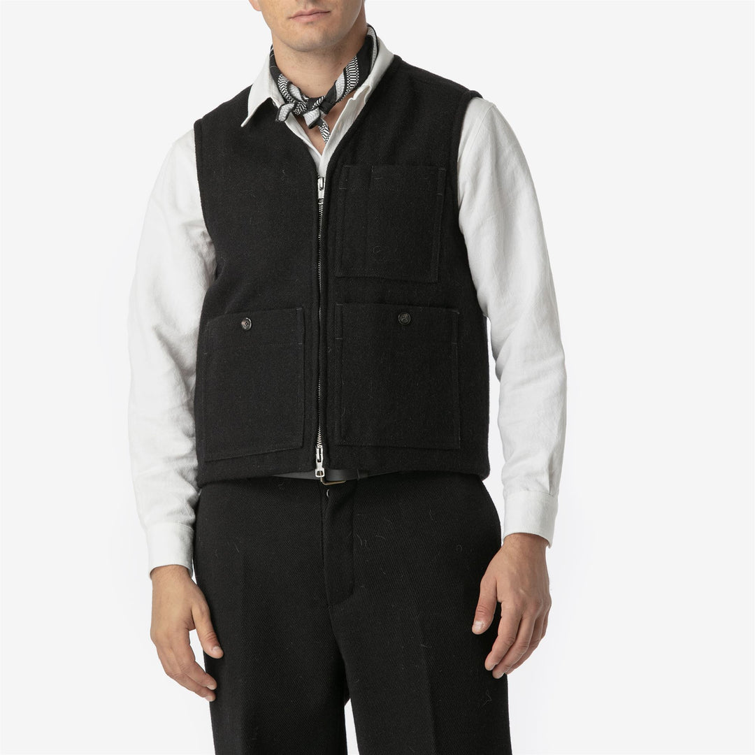 Dresses Unisex MARTIN PESCATORE PANNO SARDO Waistcoat NERO CARBONE Dressed Back (jpg Rgb)		