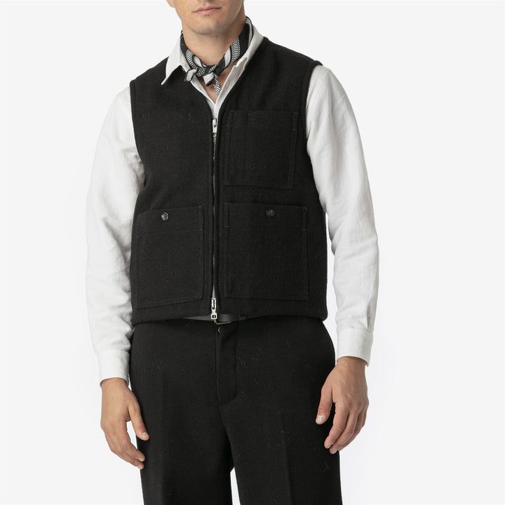 Dresses Unisex MARTIN PESCATORE PANNO SARDO Waistcoat NERO CARBONE Dressed Back (jpg Rgb)		