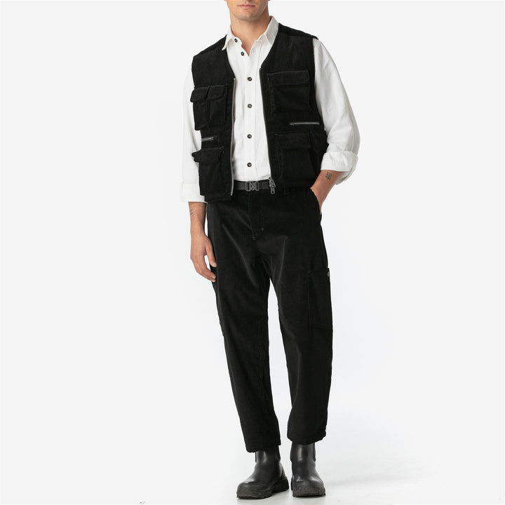 Dresses Unisex ROSPO SMERALDINO VELLUTO Waistcoat NERO CARBONE Dressed Side (jpg Rgb)		